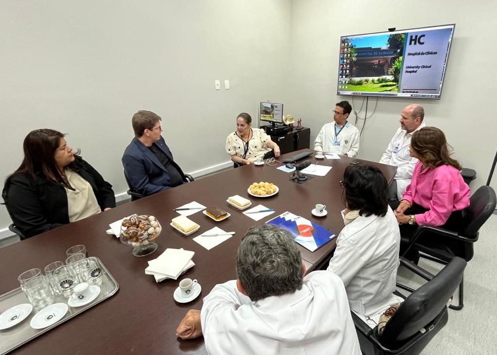 HC , Gastrocentro e Hemocentro recebem a visita dos parlamentares Dep. Estadual Valeria Bolsonaro e o Dep. Federal Mario Frias, ambos do Partido Liberal (PL)